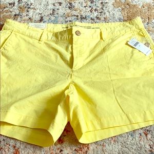 NWT GAP women’s 5 inch shorts 14/32